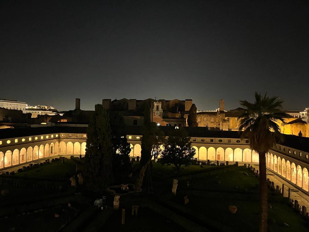 Camera X2 Con Magnifica Vista Sul Chiostro Di Michelangelo E Le Terme Di Diocleziano 罗马 外观 照片
